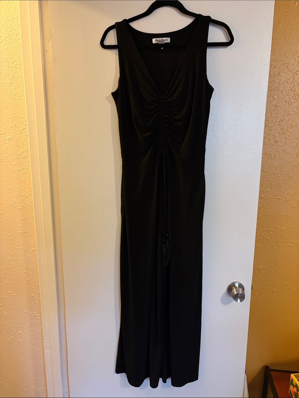 Classic Black Sleeveless jumper with Front Ruched Detail